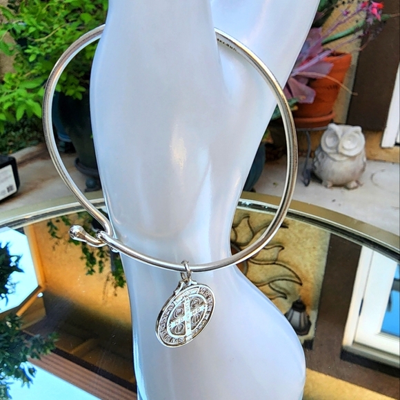 Sterling Silver Bracelet with Saint Benedict religious charm - Picture 1 of 8